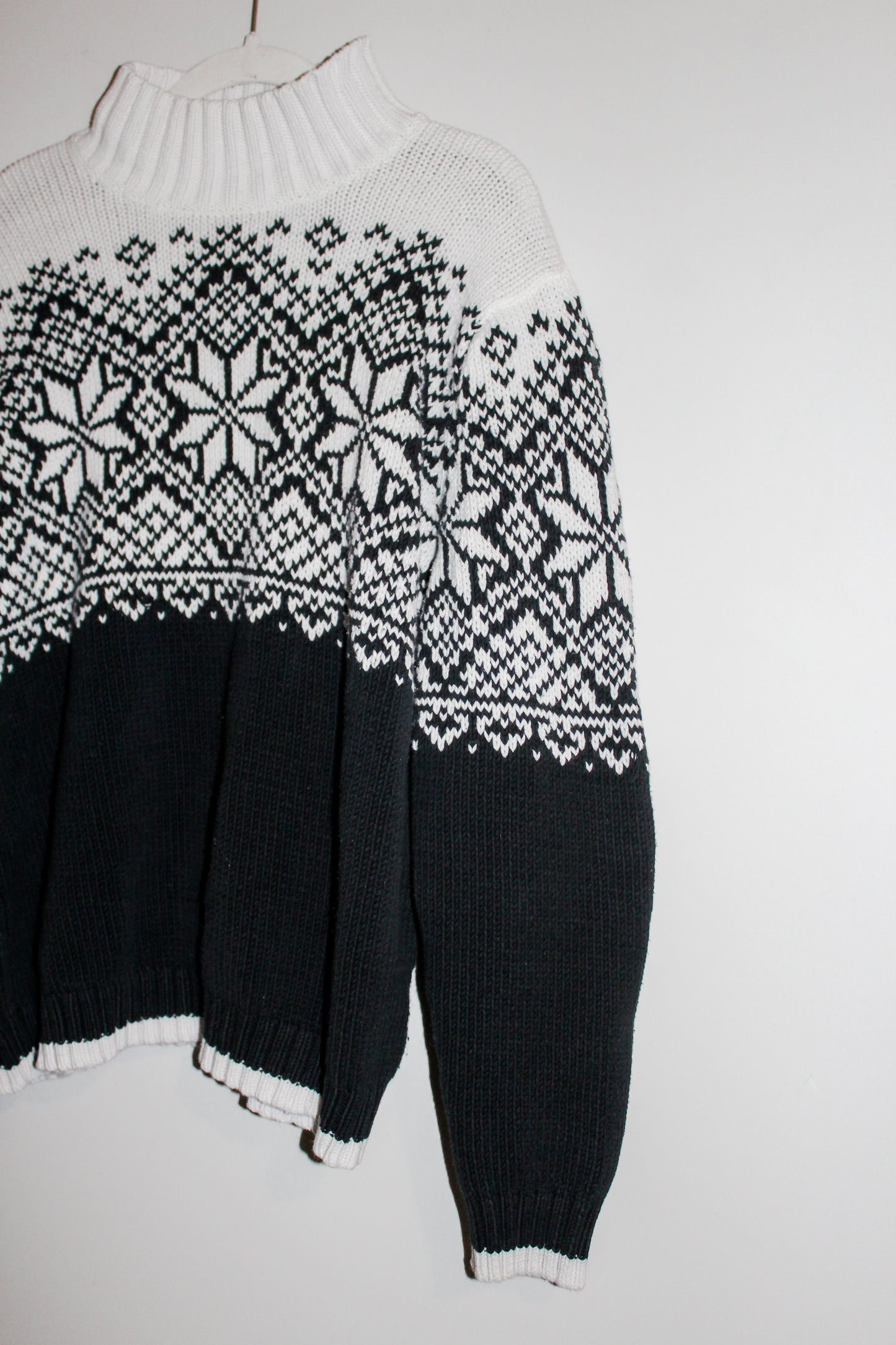 Vintage Izod Winter Sweater (S/M)