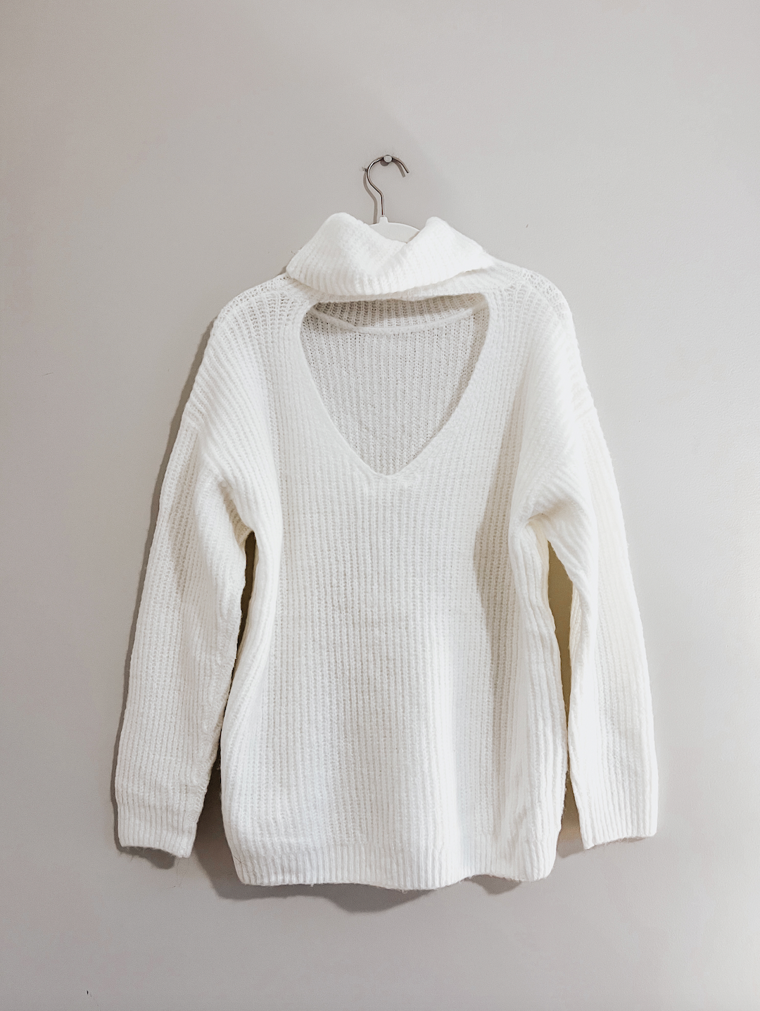 Miracle Fashion Open Back Cream Sweater (XS/S)