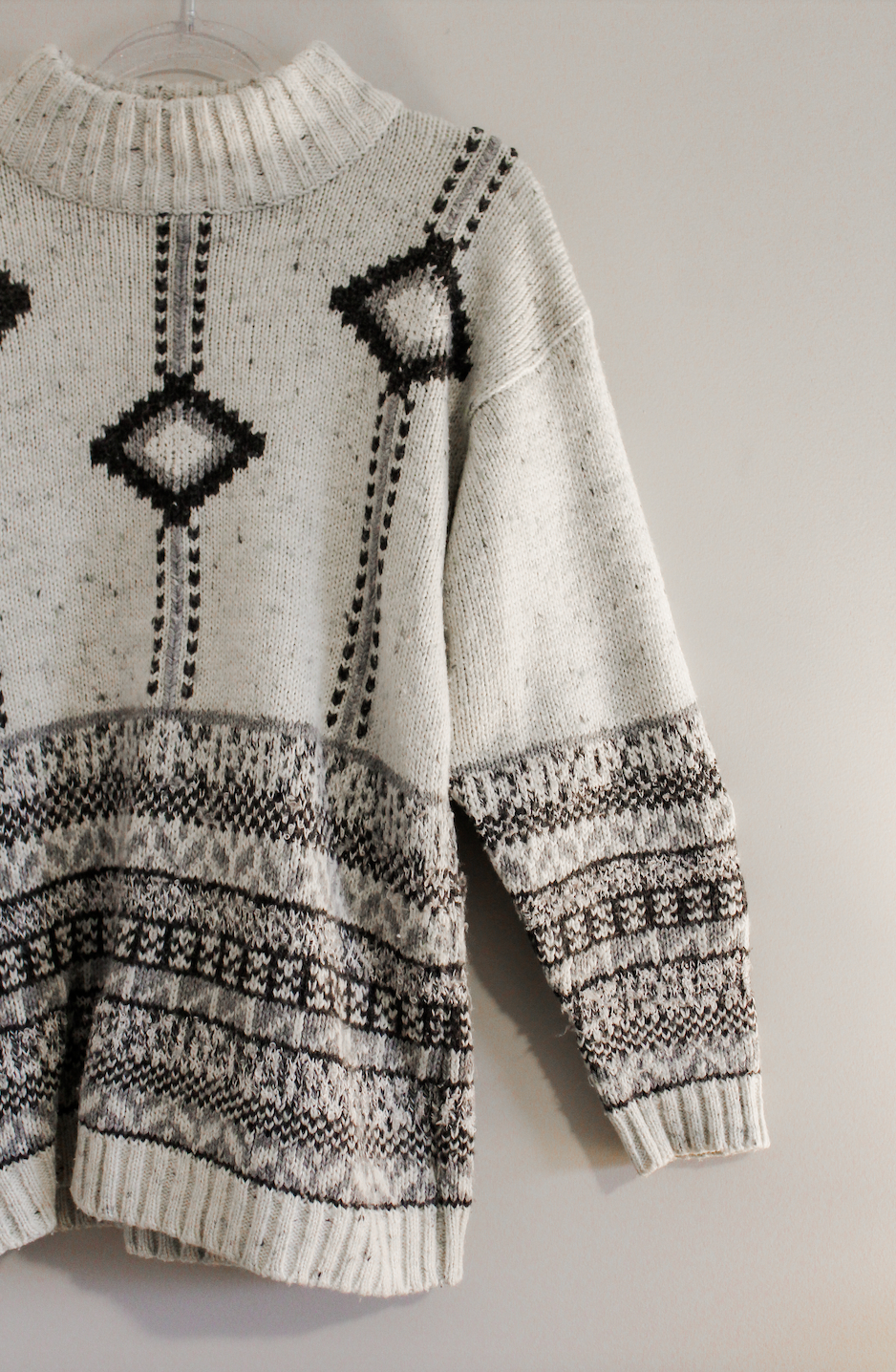 Vintage Patterned Sweater (M)