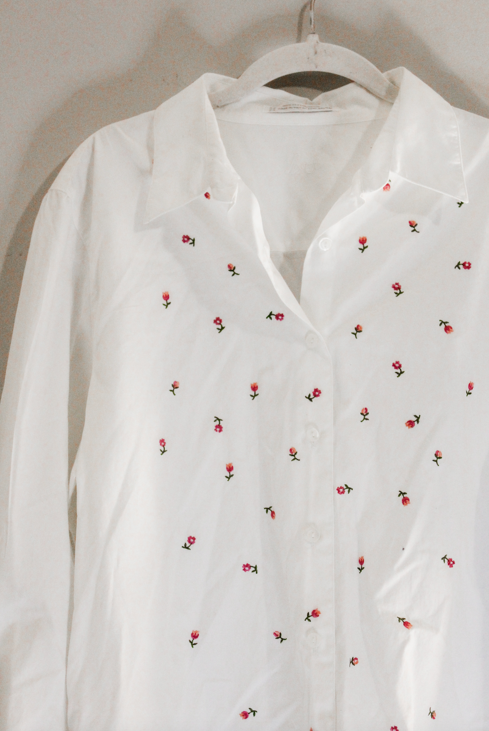 White Floral Fitted Shirt (L)