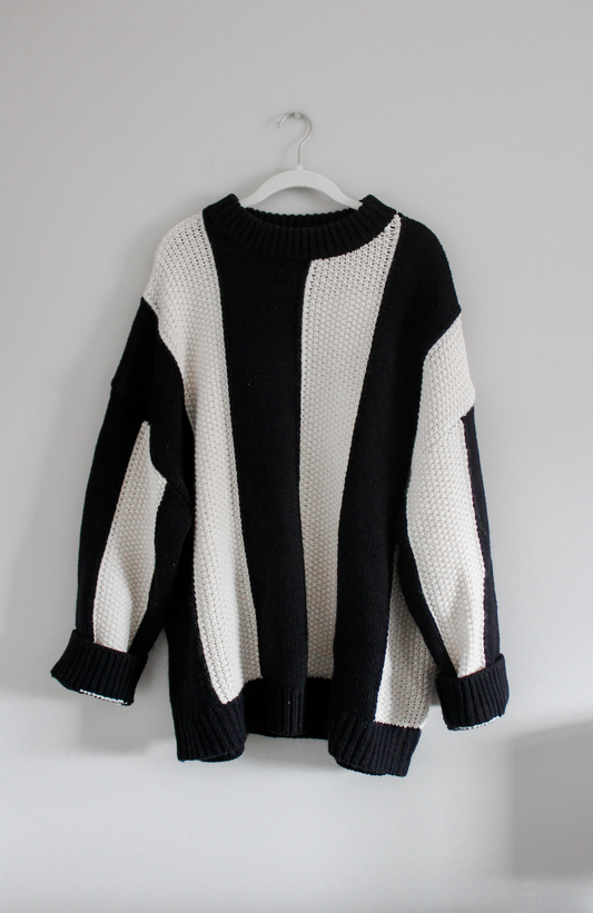 Chunky Black and White Striped Sweater (L)